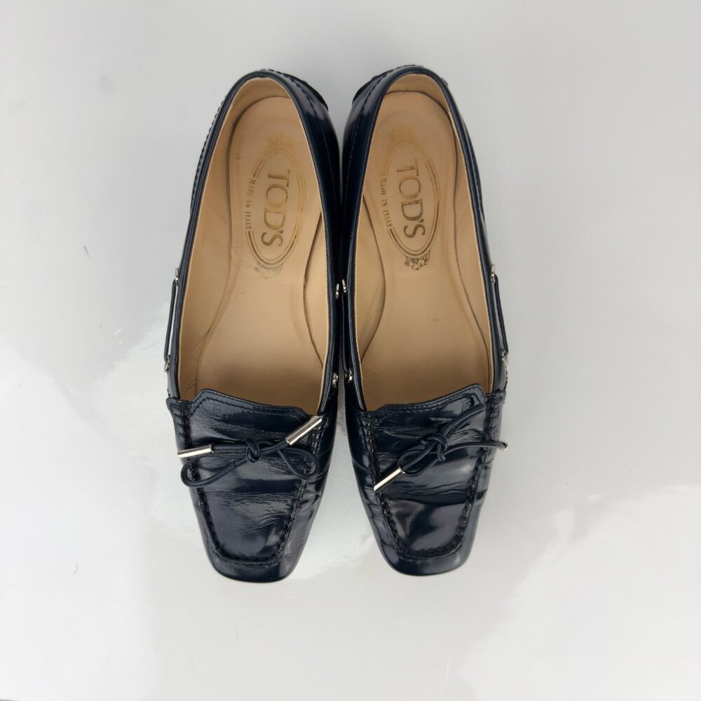 Tod's Navy Patent Leather Moccasin Loafers 6.5 - Picture 2 of 10